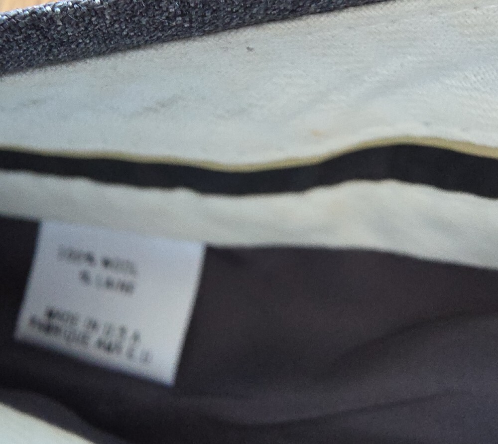 ๐Theory Light Wool Pants in Light Plaid Gray - Picture 5 of 12